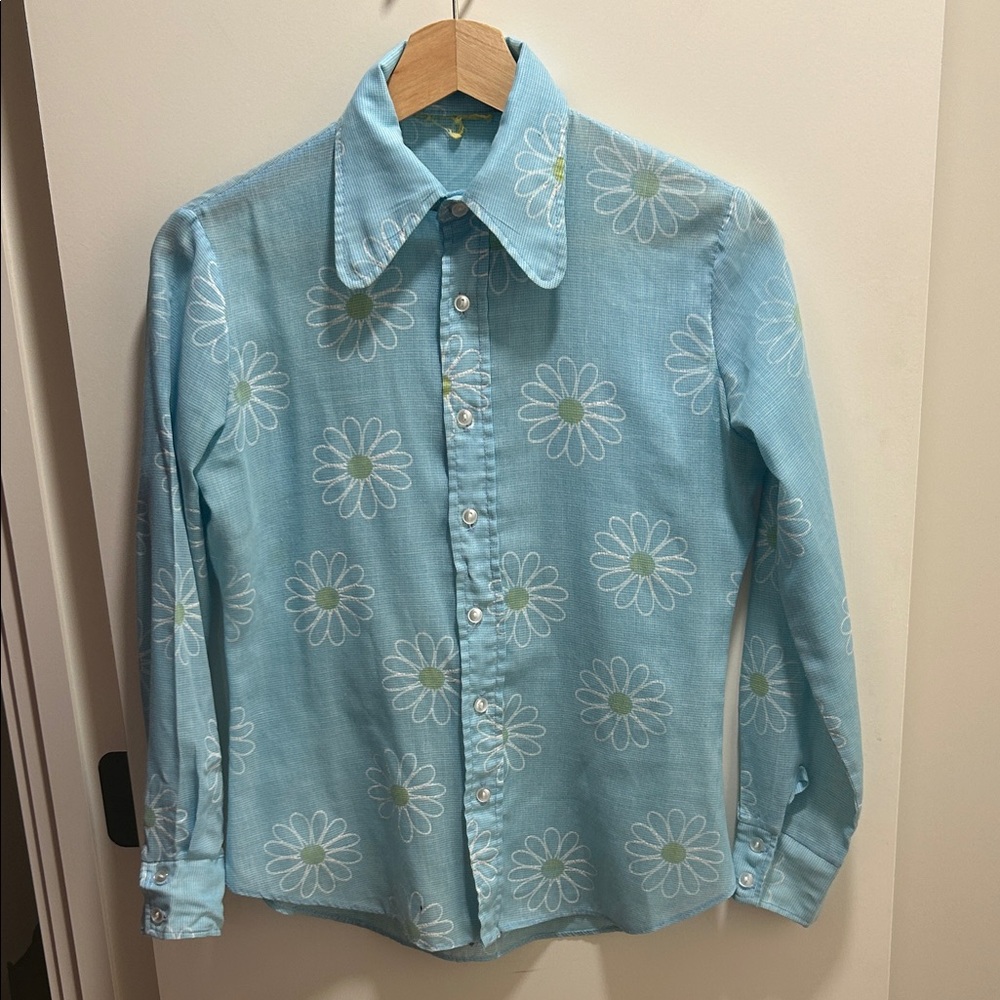 Vintage 70s Daisy Snap Button Down